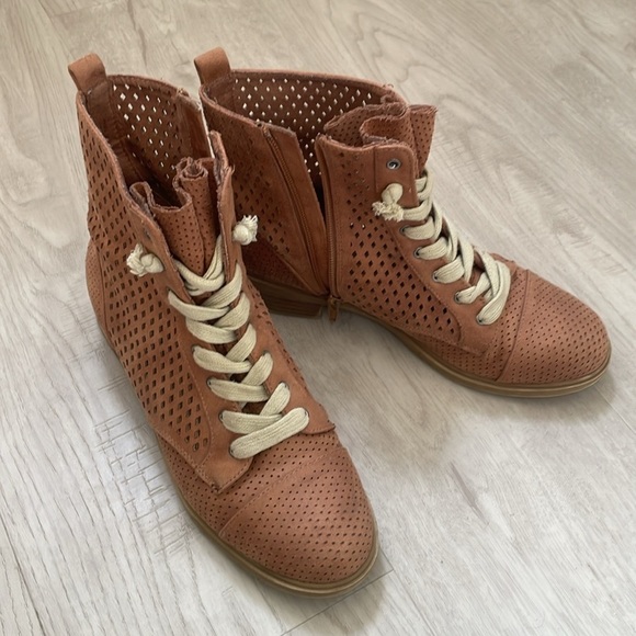 Report perforated leather lace-up boots, size 9 - Picture 3 of 8